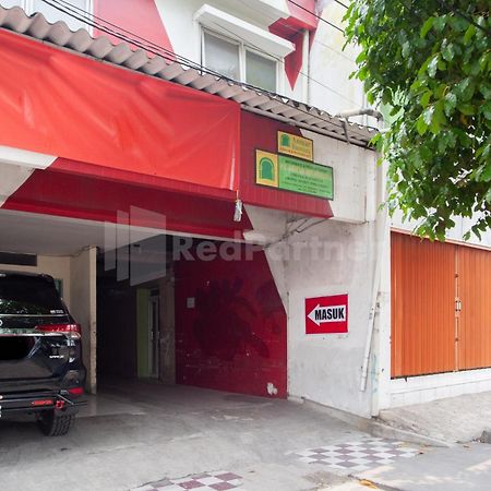 J&B Rooms Pramuka Jakarta Mitra Reddoorz Exterior foto