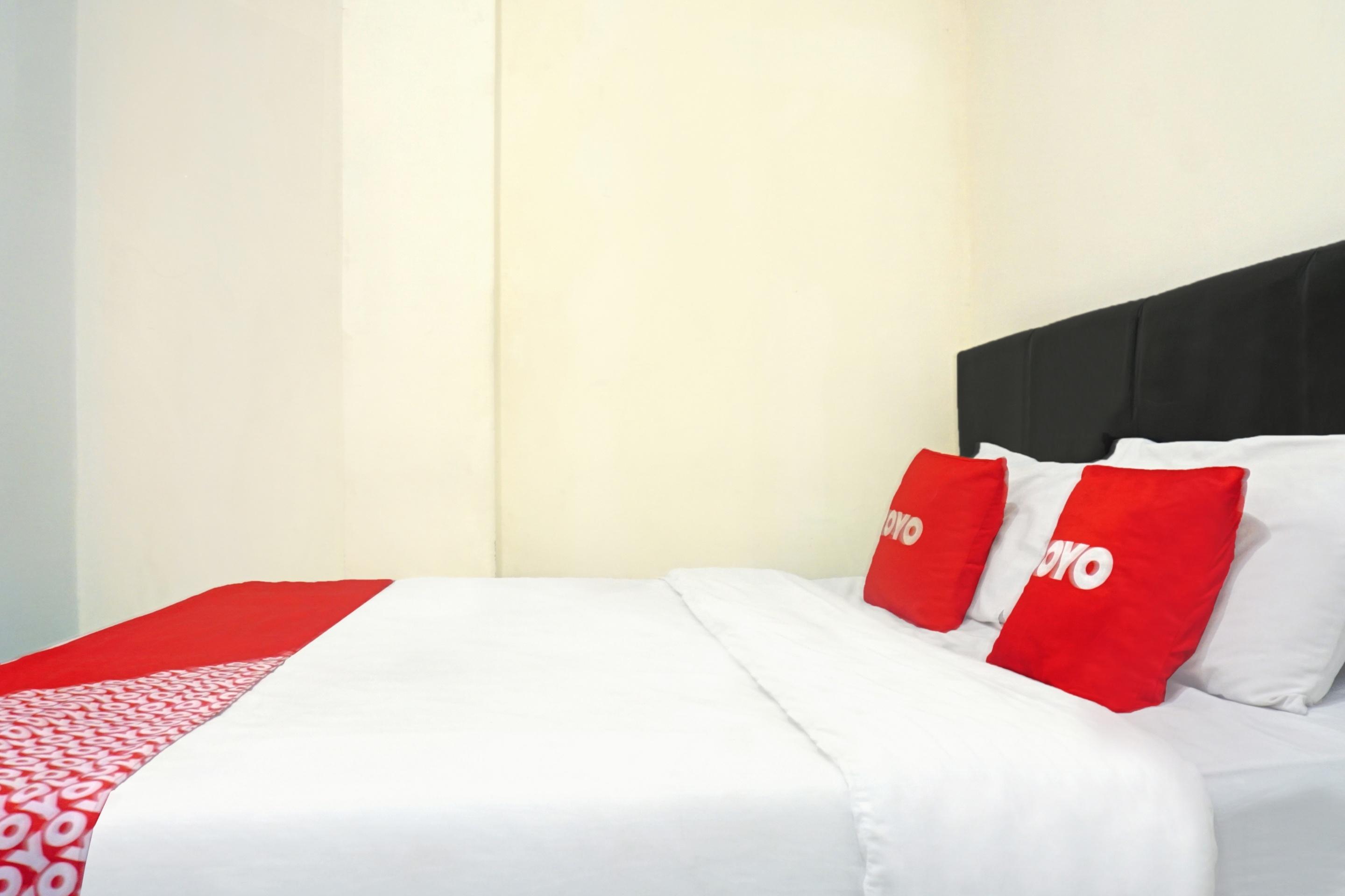 J&B Rooms Pramuka Jakarta Mitra Reddoorz Exterior foto