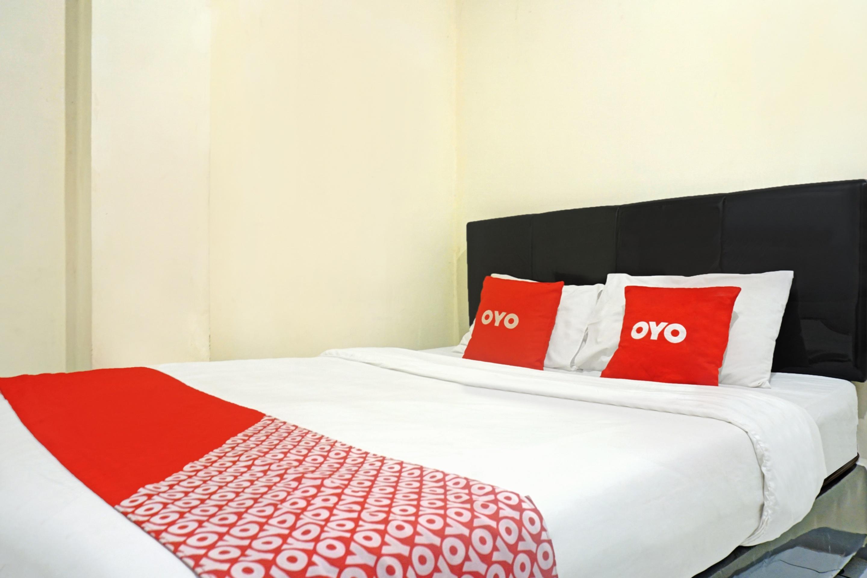 J&B Rooms Pramuka Jakarta Mitra Reddoorz Exterior foto