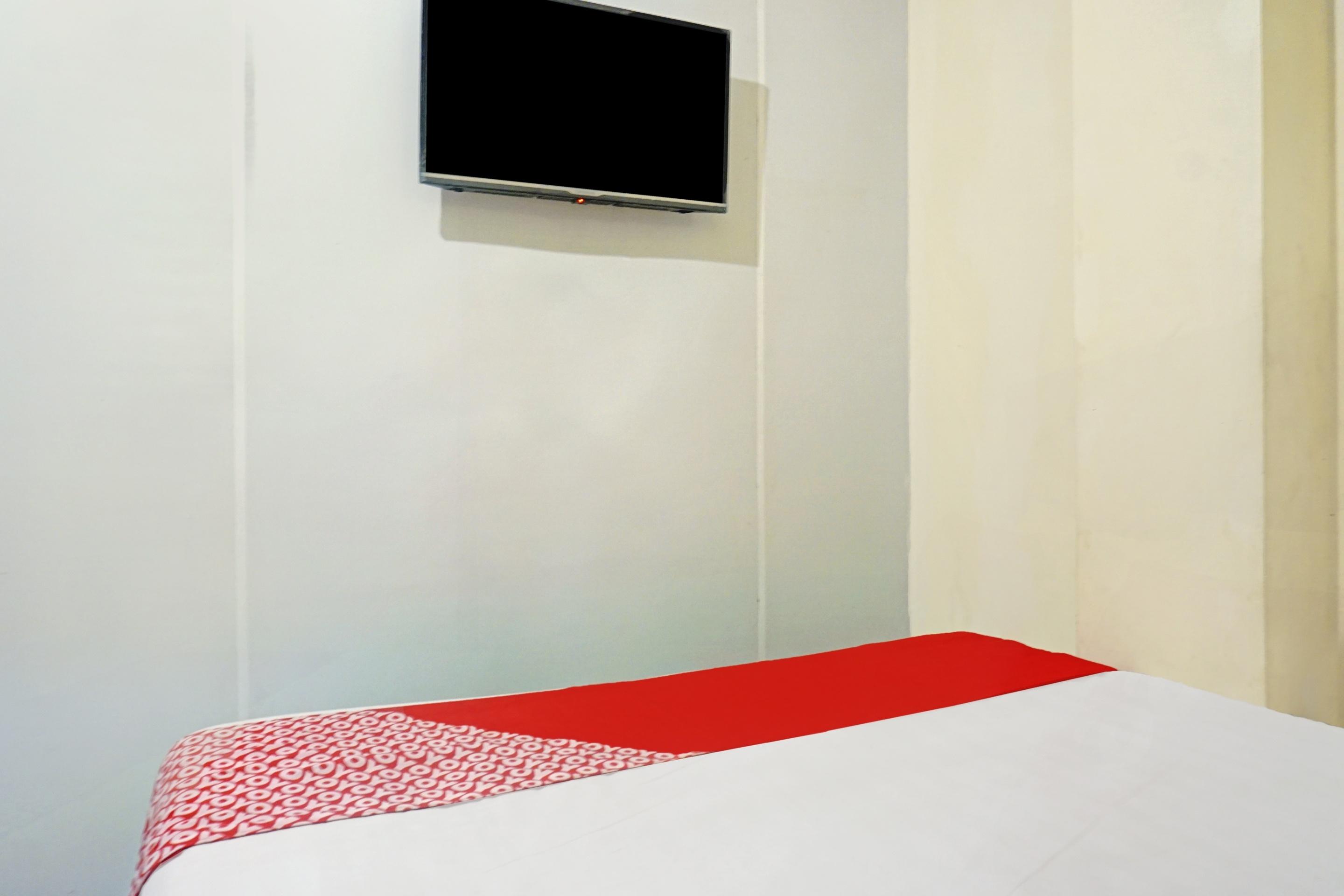 J&B Rooms Pramuka Jakarta Mitra Reddoorz Exterior foto