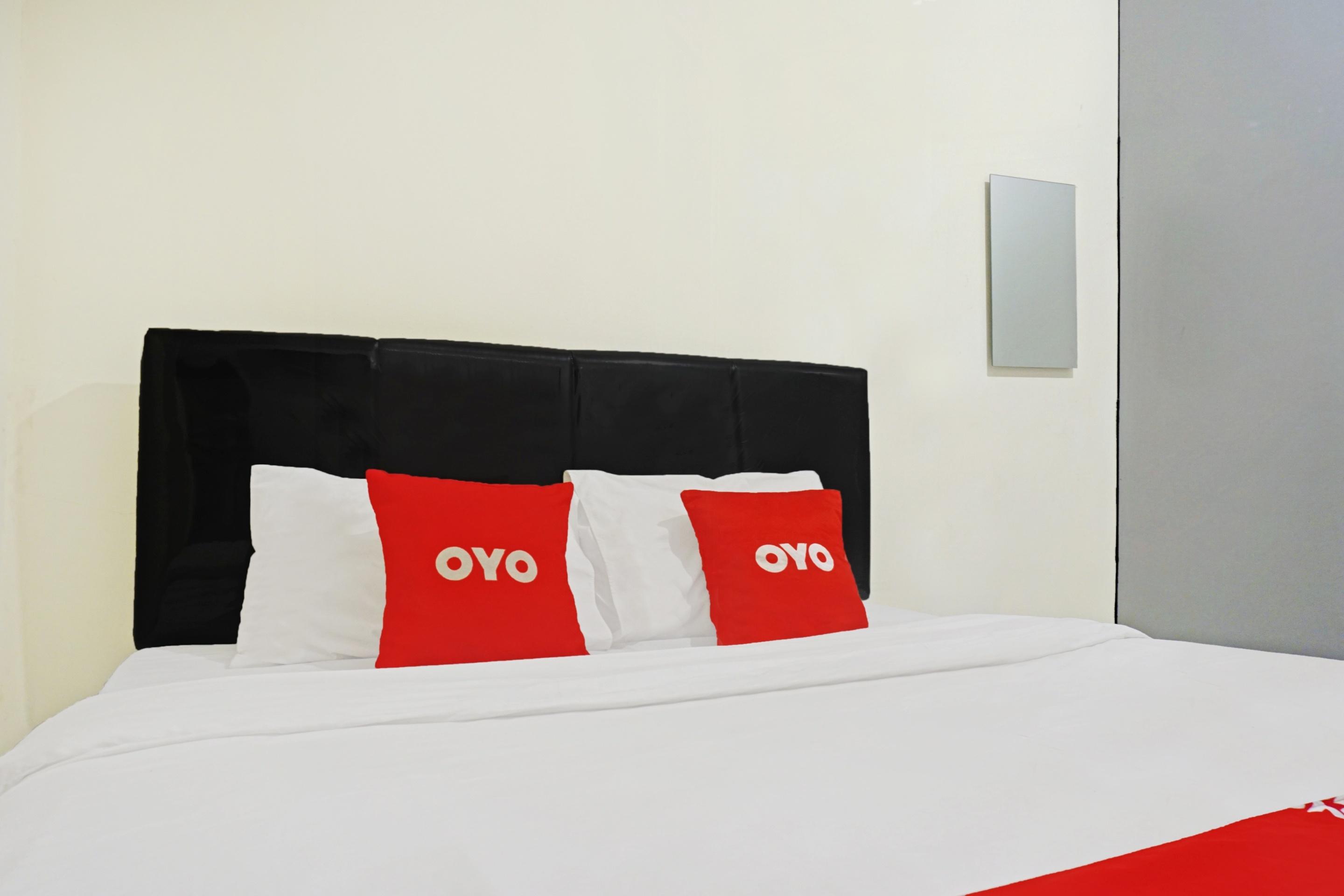J&B Rooms Pramuka Jakarta Mitra Reddoorz Exterior foto