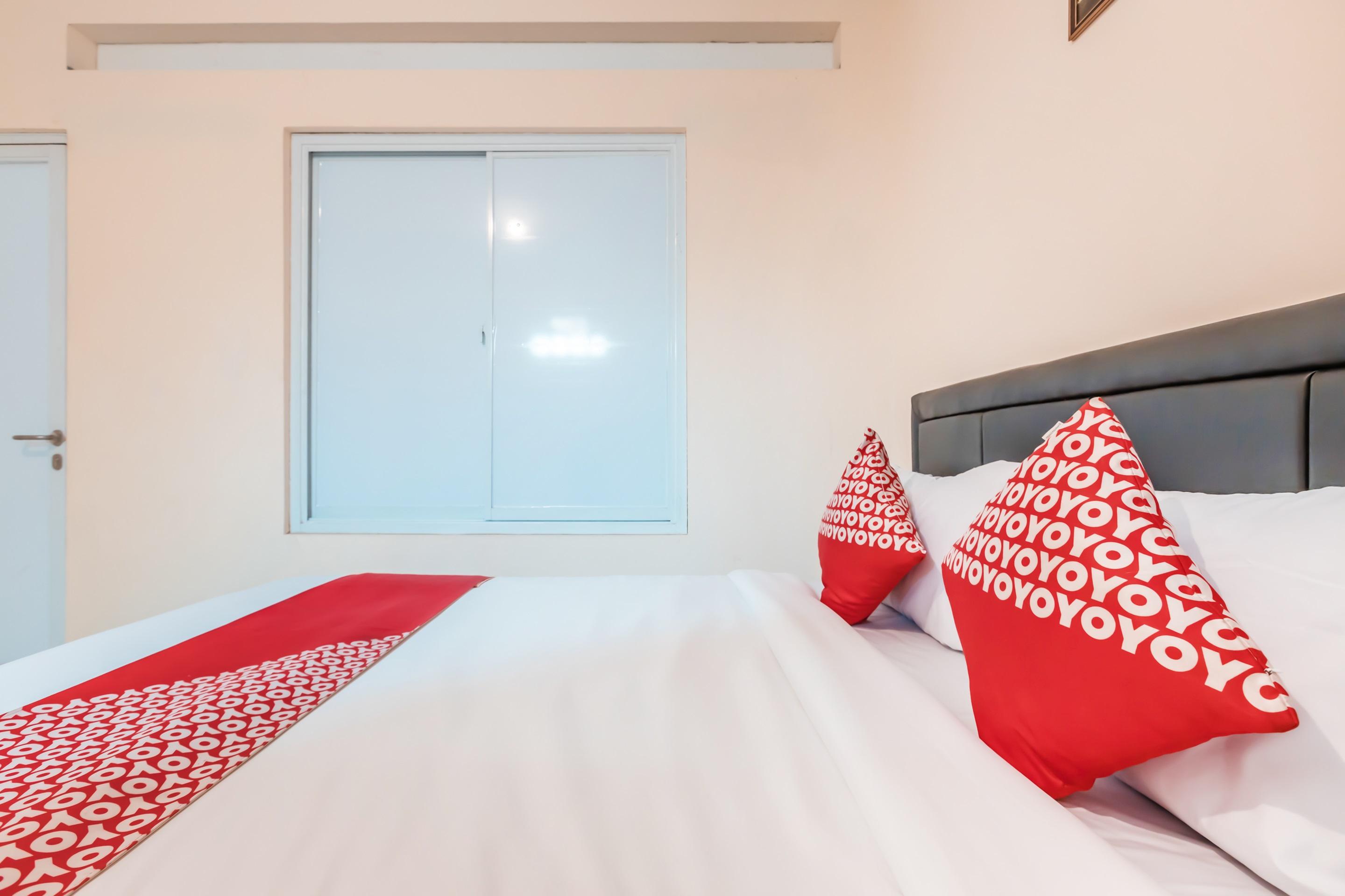 J&B Rooms Pramuka Jakarta Mitra Reddoorz Exterior foto
