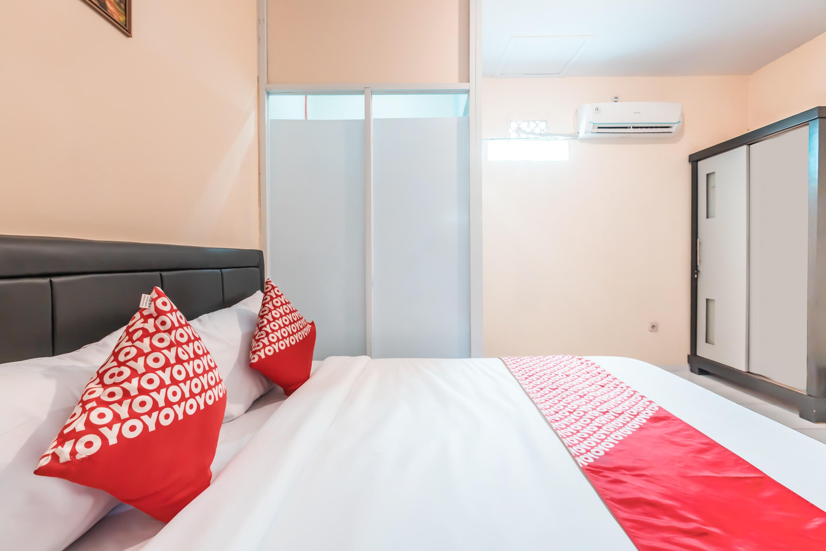 J&B Rooms Pramuka Jakarta Mitra Reddoorz Exterior foto
