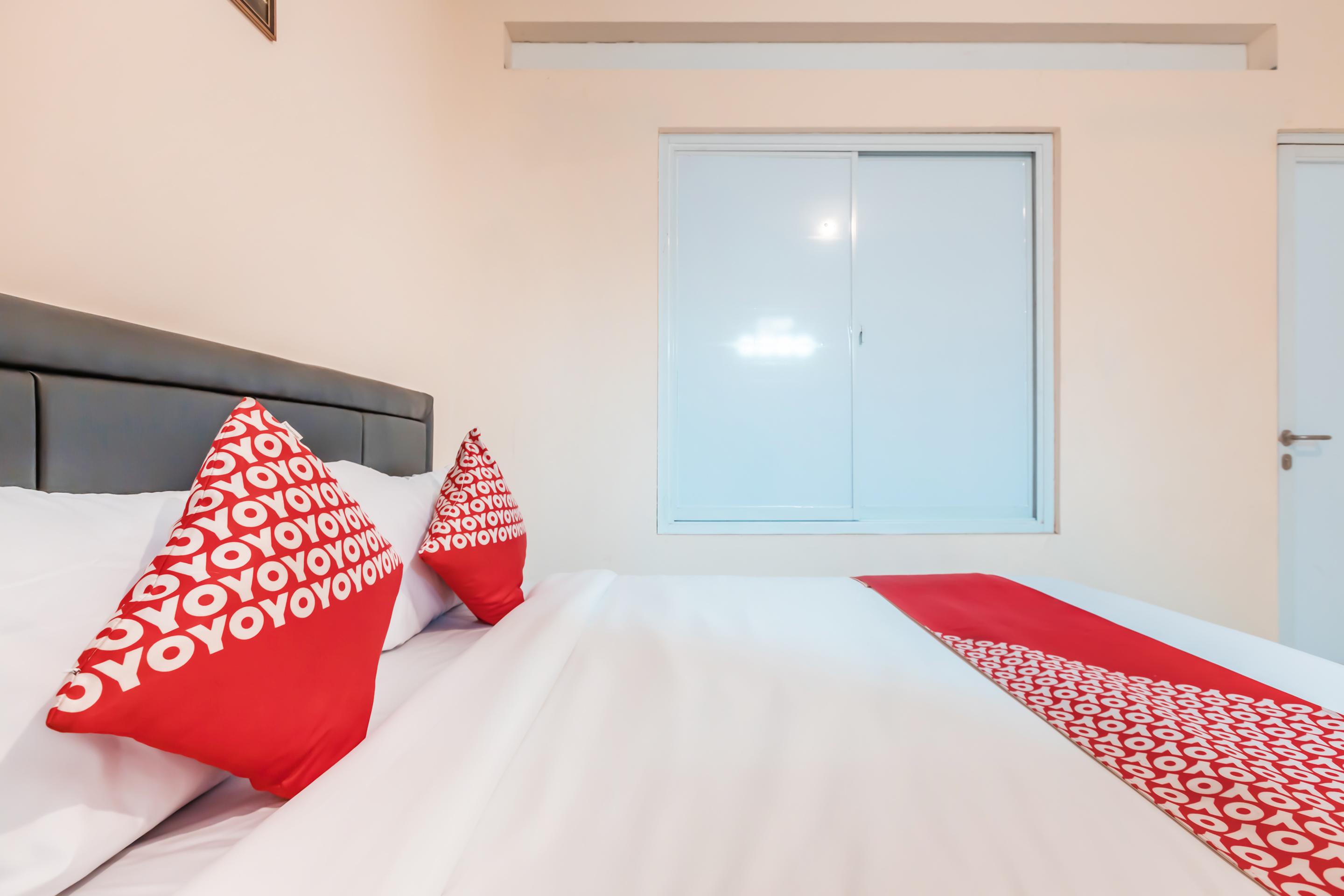 J&B Rooms Pramuka Jakarta Mitra Reddoorz Exterior foto