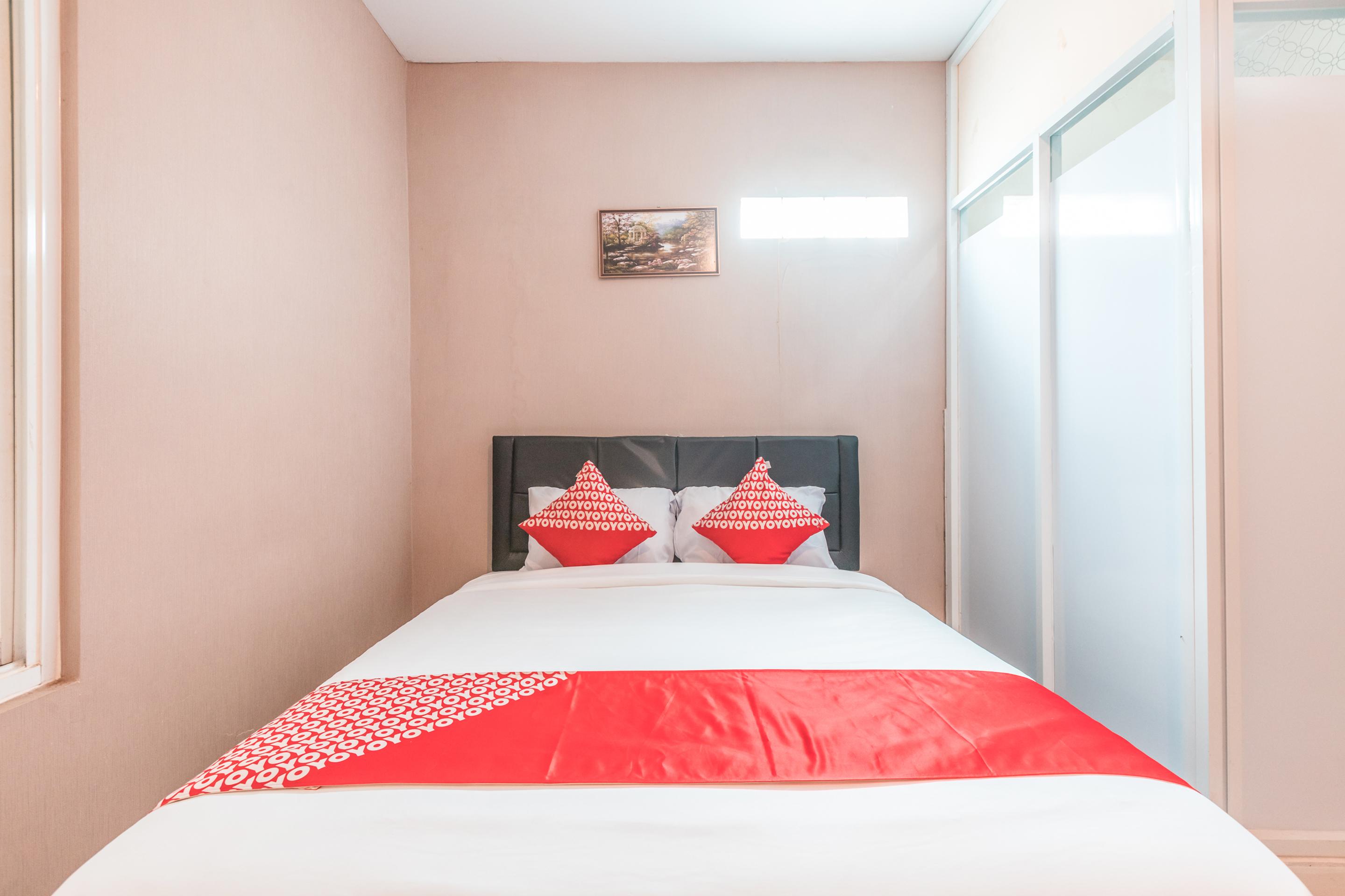 J&B Rooms Pramuka Jakarta Mitra Reddoorz Exterior foto