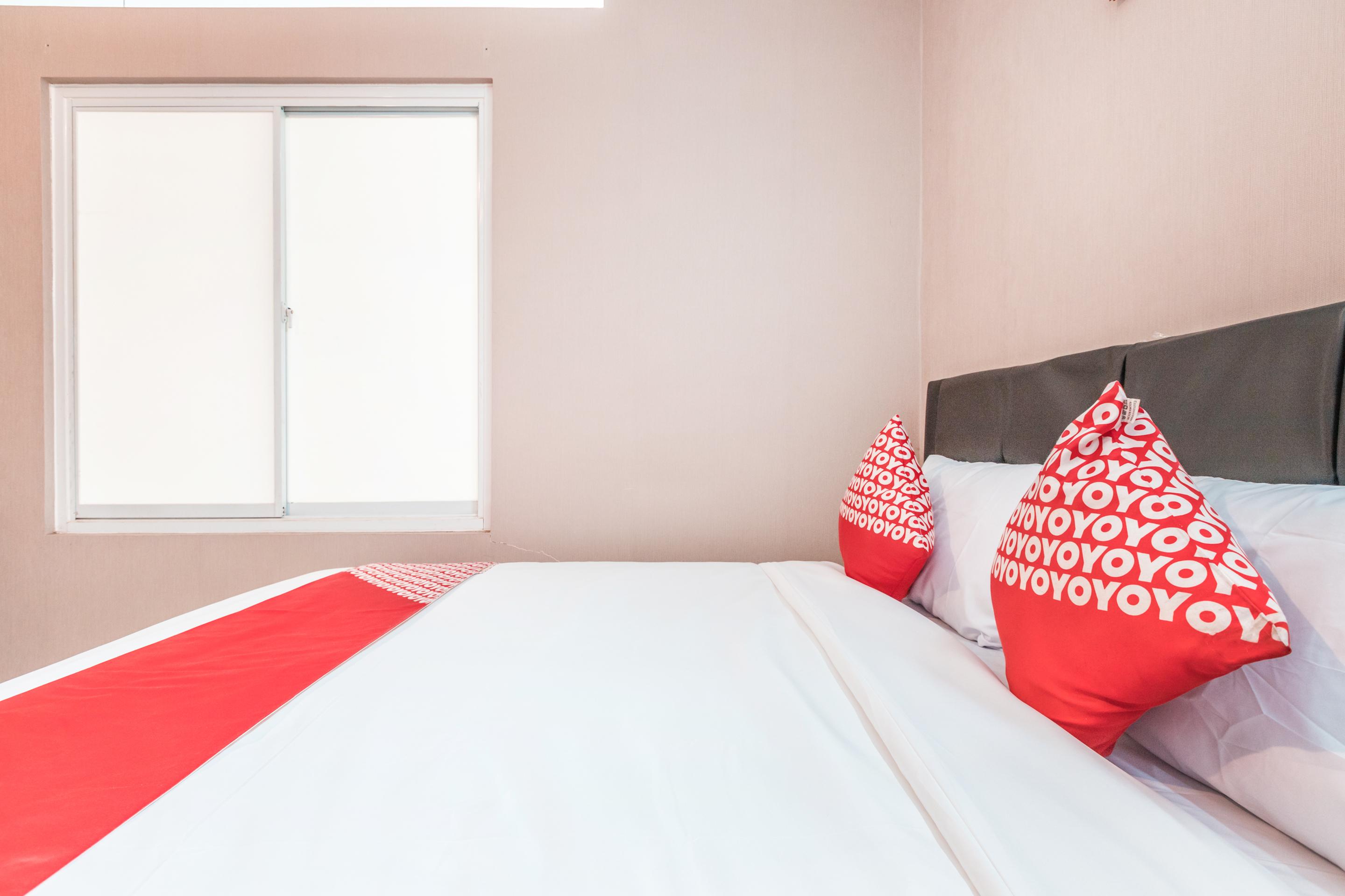 J&B Rooms Pramuka Jakarta Mitra Reddoorz Exterior foto