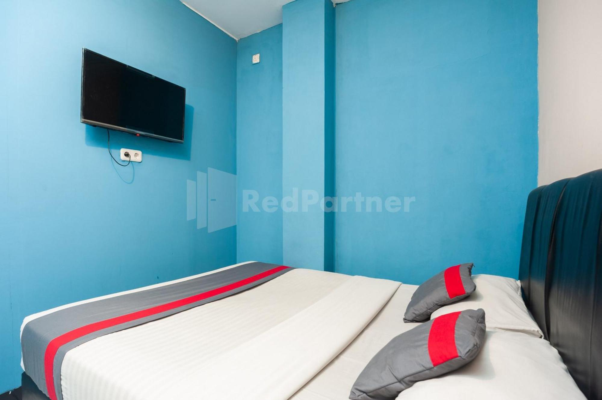 J&B Rooms Pramuka Jakarta Mitra Reddoorz Exterior foto