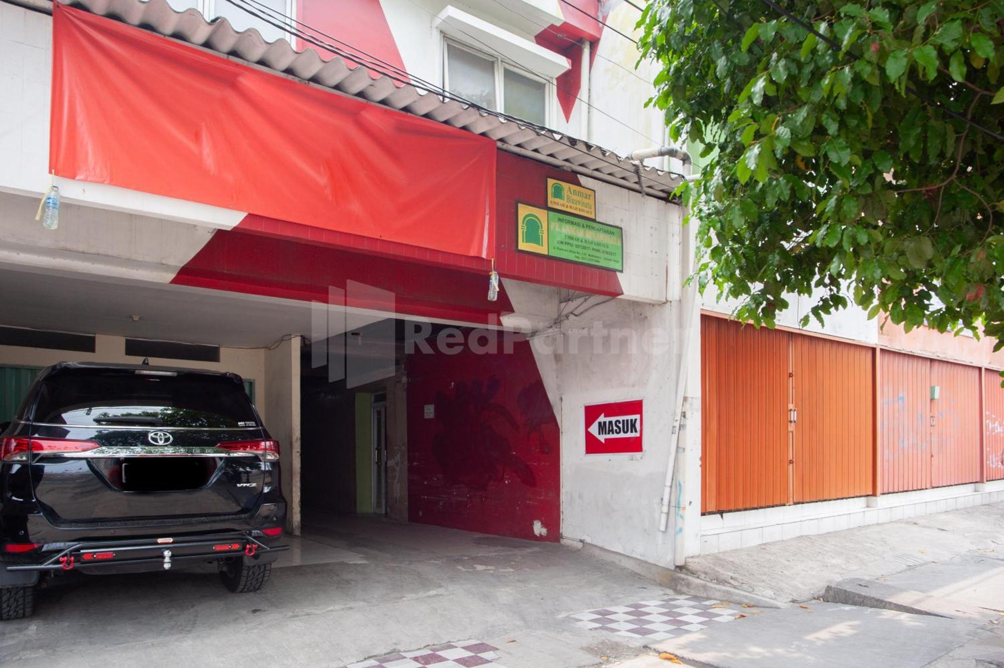 J&B Rooms Pramuka Jakarta Mitra Reddoorz Exterior foto